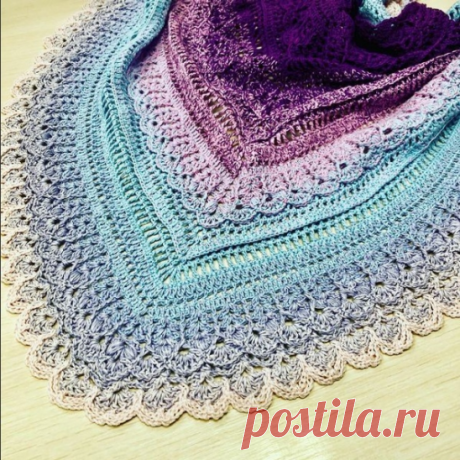 Бактус "Павлин", фото и схема Юлии Ковалевской @mk_knit_
Вязание крючком.