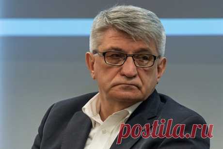 Сокуров извинился перед главой СПЧ. Режиссер Александр Сокуров направил обращение председателю Совета по правам человека при президенте России (СПЧ) Валерию Фадееву. В нем Сокуров извинился перед Фадеевым и остальными членами совета за полемику, заявив, что считает себя лишь гражданином и ремесленником своего цеха.