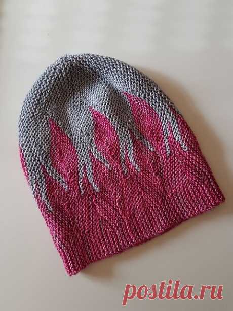 Azula by Woolly Wormhead | malabrigo Dos Tierras in Polar Morn and English Rose