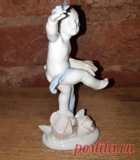 Статуэтка. Путти с бабочкой. Германия. Фарфор. Размер : 135 х 36 х 58 мм.

Цена :  6000 руб.