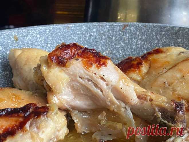 Курицу готовлю по-Еврейски - дешево, сердито, просто и очень вкусно. Секрет - в луковом соусе | КУЛИНАРНЫЙ ТЕХНИКУМ | Дзен
