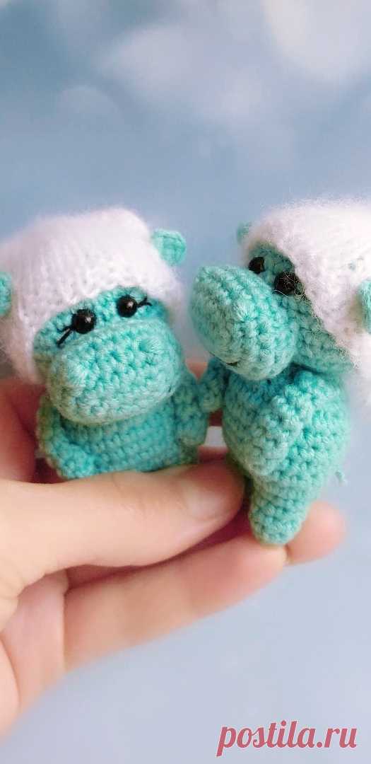 PDF Карманный бегемотик крючком. FREE crochet pattern; Аmigurumi animal patterns. Амигуруми схемы и описания на русском. Вязаные игрушки и поделки своими руками #amimore - Бегемот, маленький бегемотик.