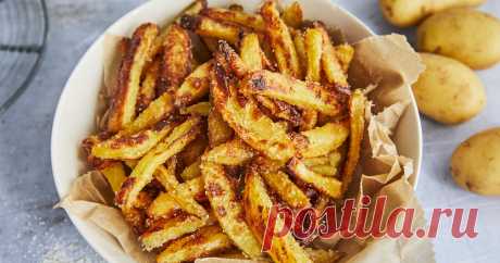Ofenpommes – einfach knusprig selbst gemacht | eatbetter: gesunde, einfache Rezepte & Tipps für jeden Tag Bei diesem Rezept für Ofenpommes werden die Kartoffeln schön knusprig. Der Trick ist, den Kartoffeln vor dem Backen schon ihre Stärke zu entziehen, indem man sie in Wasser legt, gut abspült und danach gut abtrocknet. So gelingen dir die perfekten Ofenpommes!