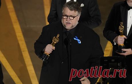 Мультфильм "Пиноккио Гильермо дель Торо" получил премию "Оскар". С ним конкурировали картины "Марсель, ракушка в ботинках" (Marcel the Shell with Shoes On, 2021), "Кот в сапогах 2: последнее желание" (Puss in Boots: The Last Wish, 2022), "Я краснею" (Turning Red, 2022) и "Морской монстр" (The Sea Beast, 2022)