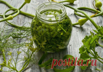 Рецепты приготовления чесночных стрелок: готовим необыкновенную вкуснятину Мы собрали самые лучшие рецепты приготовления чесночных стрелок. Большая подборка из 9 рецептов должна быть в копилке каждой хозяюшки. Не пропустите!