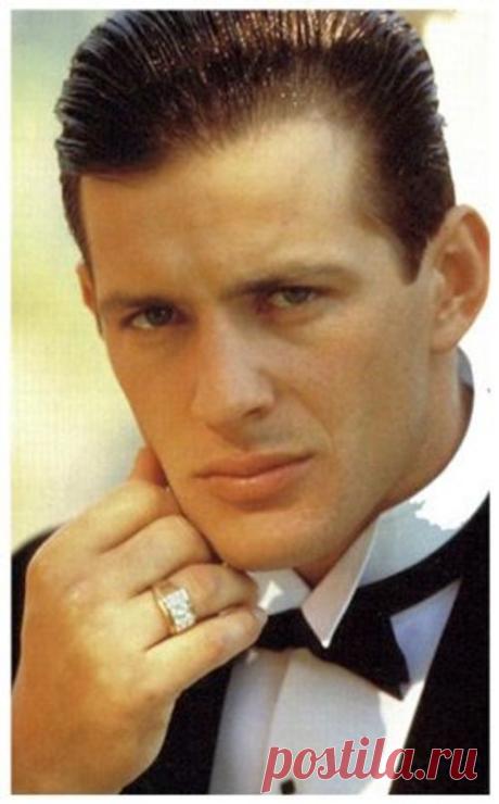 Костас Мэндилор (Costas Mandylor)
- 3 сентября, 1965