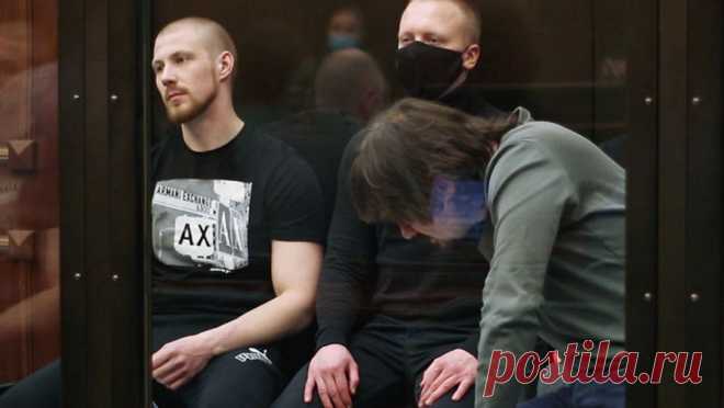 МВД подало иск против подбросивших наркотики Голунову экс-полицейских. МВД России подало иск на 1,5 млн рублей к экс-полицейским, осужденным за фабрикацию улик по делу журналиста Ивана Голунова. Об этом рассказал адвокат Голунова Сергей Бадамшин, сообщает ТАСС. "МВД России подало иск в порядке регресса ...