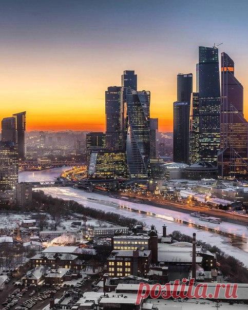 Зимний закат

#фото@mosc1