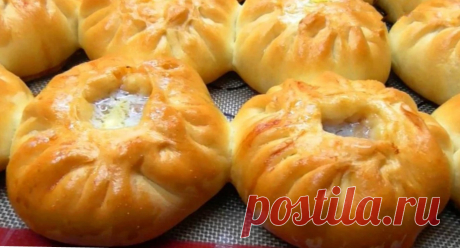 Беляши с мясом в духовке. Мягкие и сочные: на одном точно не остановишься Данное блюдо татарской кухни впервые стало поистине популярно вне родины во время правления Ивана Грозного. С тех пор беляши плотно вошли в обиход обычного русского человека. Мясные пироги готовятся повсеместно на улицах и в квартирах. В СССР это хлебобулочное изделие считалось добротной уличной едой, не приносящей вреда здоровью, насыщающей желудок. Сейчас покупать беляши на вокзалах […]