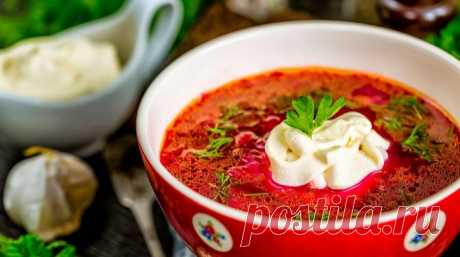 Украинский борщ - ПУТЕШЕСТВУЙ ПО САЙТУ. Борщ украинский, рецепт которого полностью подчинен законам формирования этнической кухни степных территорий, может иметь некоторые особенности создания вкусового букета. Из типичных вкусовых добавок используются исключительно красный перец стручковый, хрен в листьях, корень петрушки. Ароматный украинский борщ способен украсить любую коллекцию приготовленной домашней еды. Чтобы все ингредиенты отдали свои составляющие навару, необходимо использовать …