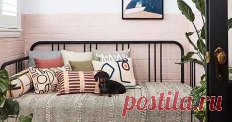 10 tips to mix and match cushions like a pro Once reserved for the wealthy and royal, cushions are now an item of everyday luxury that complete living rooms and bedrooms to outdoor seating areas. Stylist Megan Morton shares her top 10 tips on how to mix and match cushions.