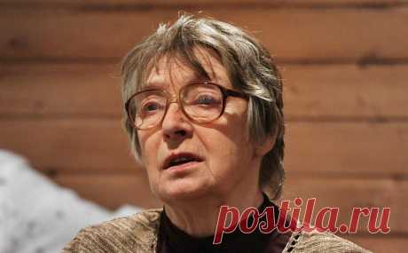Умерла бывшая жена Высоцкого. На 84-м году жизни умерла бывшая жена певца Владимира Высоцкого, актриса и сценаристка Людмила Абрамова, сообщил актер Вениамин Смехов в Facebook (принадлежит компании Meta, признанной экстремистской организацией и запрещенной в России).