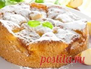 РЕЦЕПТЫ » Шарлотка в микроволновке за 15 минут