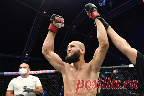 Тренер Чимаева назвал единственный минус в работе с бойцом UFC. Тренер по бразильскому джиу-джитсу Алан до Насименто назвал единственный минус в работе со шведским бойцом смешанного стиля (MMA) Хамзатом Чимаевым. «Он не желает снижать нагрузки. Его необходимо убеждать делать это. Если за ним не следить — он будет пахать весь день», — добавил Насименто.
