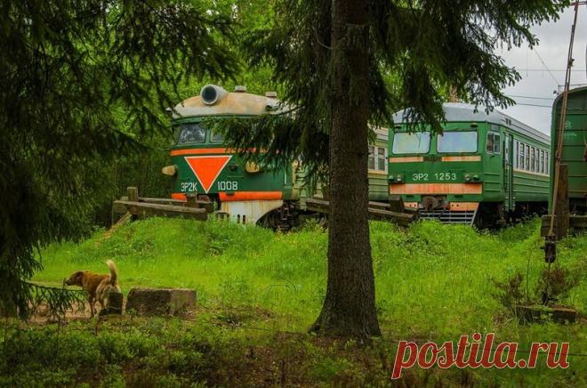 Мы мирные люди, но наш бронепоезд стоит на запасном пути