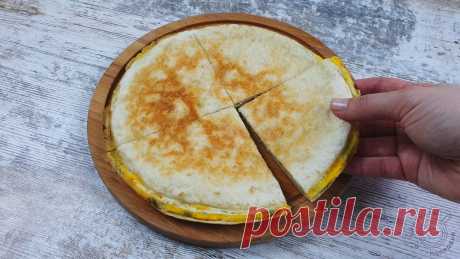 Лаваш, яйца и любая начинка. Вкусный завтрак или перекус за 10 минут | Улыбнись и Попробуй Пульс... Ингредиенты: ✰ Пшеничная лепешка или лаваш круглой формы – 2 шт ✰ Яйца – 3 шт. ✰ Сыр – 100 г ✰ Соль, перец, паприка (по вкусу) ✰ Зелень ✰ Растительное масло (для обжаривания) ✰ Сливочное масло (для...