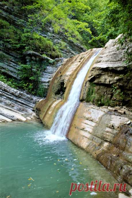 calm waterfall.jpg (667×1000)