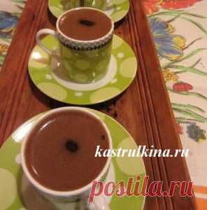 Как сварить кофе в турке, рецепт с пошаговыми фото. Если вы до сих пор пбете растворимый кофе, то обязательно посмотрите этот рецепт. Сварить кофе в турке совершенно несложно, если знать некоторые хитрости. А по вкусу он получается даже лусше, чем сваренный в навороченной кофемашине. Так что, рекомендую.