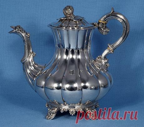 АНТИКВАРНАЯ ЛАВКА. СЕРЕБРЯНЫЕ КОФЕЙНИКИ..