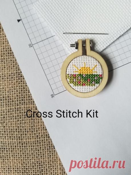 Counted Cross Stitch Kit Flower Field Mini - Etsy España