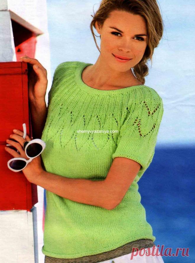 Пуловер с короткими рукавами на круглой кокетке.