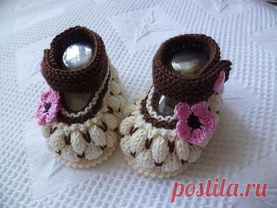 Милые "ягодные" пинетки