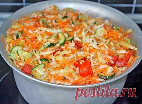 Это  вкуснейший рецепт, который мы готовим каждый год.  
Хорошо идёт как закуска, можно ставить на стол на все торжества.