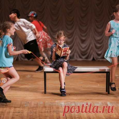 🎭 Школа театрального искусства для детей и подростков
💃 Опытная команда 🤩 Индивидуальный подход 🥳 Мероприятия
🌍 Город Самара ул. Льва Толстого, д. 94 📞 +7(927)207-07-20