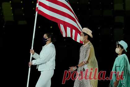 В Китае заподозрили спортсменов США в завозе коронавируса в страну. Спортсмены из Соединенных Штатов, которые участвовали в Военных играх в Ухане в 2019 году, могли привезти коронавирус в Китай. В этом их заподозрили китайские СМИ: публикацию с подозрениями о занесении инфекции в страну опубликовало CCTV News. В публикации указывается, что военные игроки заболели неизвестной болезнью.