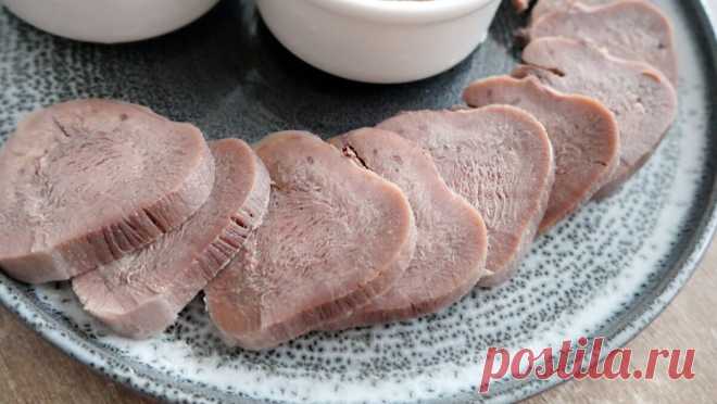 Большинство людей никогда не пробовало настолько вкусный говяжий язык. Хитрый трюк, который разворачивает представление о нем на 180° | Домашняя кухня Алексея Соколова | Дзен