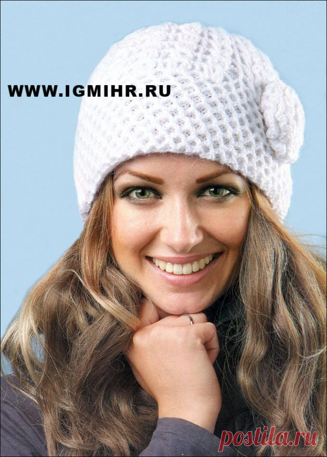 Теплая белая шапочка на вязаной подкладке. Крючок и Спицы
