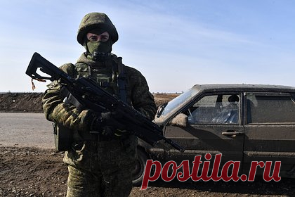 Участником диверсии в Брянской области оказался снимавшийся с Собчак актер. Одним из участников диверсии, совершенной 2 марта в приграничном районе Брянской области, оказался актер и поэт Кирилл Канахин. Известно, что он служил в труппе Академического Малого театра России и был партнером Ксении Собчак и Максима Коновалова по съемкам фильма «Никто не знает про секс 2».