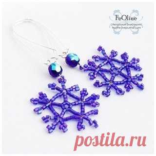 Плетем снежинки из бисера