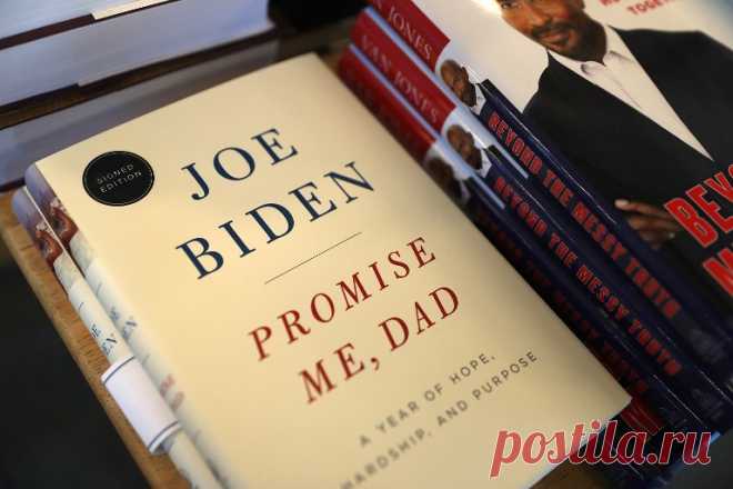 Biden chronicles his frustrations with Ukraine's corruption in new book | KyivPost Joseph Biden, the former U.S. vice president who was President Barack Obama’s point man on Ukraine, writes of his frustrations with President Petro Poroshenko and Ukraine’s endemic corruption in his new memoir. Biden has been touring the United States to promote the book published on Nov. 14 entitled “Promise Me, Dad: A Year Of Hope, Hardship And Purpose.” He is also considered to be a strong …