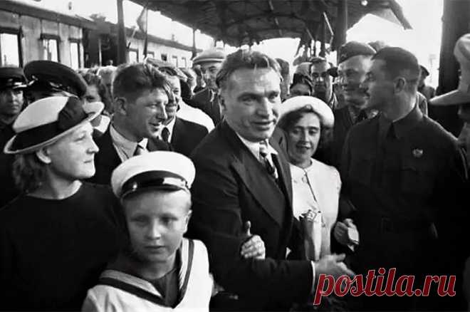 Теория заговора в полете. Как на самом деле погиб Чкалов?. ​В какой-то момент времени стало модно абсолютно все преждевременные смерти советской эпохи объяснять «кровавым режимом».