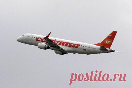 Россиянин показал еду в бизнес-классе авиакомпании самой опасной страны мира. Российский тревел-блогер рассказал, чем кормят в бизнес-классе венесуэльской авиакомпании Conviasa. Еду, которую предлагает перевозчик, мужчина показал в личном блоге. Россиянин сообщил, что летел из Москвы в Каракас на довольно старом самолете Airbus A340 без пересадок и находился в воздухе больше 14 часов.