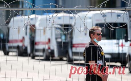 Пять основных ограничений в регионах из-за новой вспышки COVID. Главное. В России резко растет заболеваемость коронавирусом. В Москве ежедневно выявляют за сутки более 5 тыс. зараженных. Регионы вводят новые ограничения. Главные из них — в материале РБК