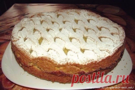 Яблочный пирог с нежным кремом.