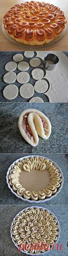 Pull apart pizza. That's what I'm calling it because the writing on the link is in a different language lmao. Good idea though