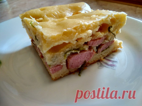 Пирог с сосисками и сыром - очень просто и очень вкусно - Кулинарный блог Моя внучка обожает сосиски, хотя особой пользы я в них не вижу, но все равно покупаю. Однажды обедая, она поинтересовалась, а можно ли приготовить из них пирог. Подумав,...