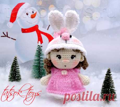 PDF Девочка-зайка крючком. FREE crochet pattern; Аmigurumi doll patterns. Амигуруми схемы и описания на русском. Вязаные игрушки и поделки своими руками #amimore - маленькая кукла в шапочке с заячьими ушками, пупс, куколка, пупсик, девочка.