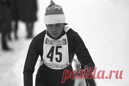 Чемпионка мира по лыжным гонкам Нина Рочева скончалась на 74-м году жизни. Серебряный призер Олимпийских игр 1980 года в лыжных гонках Нина Рочева скончалась на 74-м году жизни. «Кроме славных спортивных достижений, для всех нас Нина Петровна запомнится своей добротой, чуткостью, скромностью и отзывчивостью», — отметили в пресс-службе Министерства культуры и спорта Республики Коми.