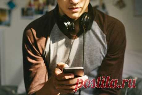 В деле о видео группового секса с 11-летней россиянкой появились новые фигуранты. В Первоуральске Свердловской области в групповом сексе с 11-летней девочкой принимали участие трое восьмиклассников, на фоне скандала возбудили уголовное дело. Об этом сообщил портал E1.ru. Собеседник издания, знакомый с ходом расследования, заявил, что изначально в гости к россиянке пришли пять мальчиков.