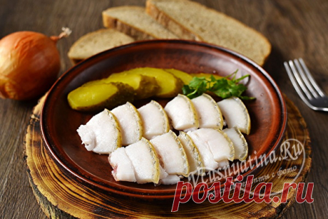 Сало в рассоле: самый вкусный рецепт в банке Это пожалуй самый вкусный рецепт засолки сала в рассоле в банке. Сало солится очень быстро, получается вкусным, армоатным и пряным.