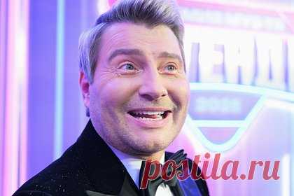 Стоматолог назвал перебором белизну зубов Николая Баскова