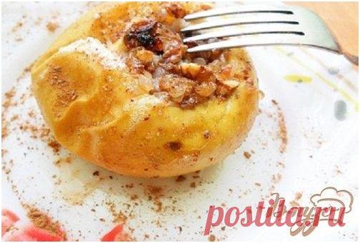 Запекаем яблоки с гречкой