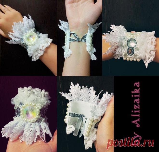 Для примера.
Браслет-манжета (данный экземпляр е продается)
Материалы: картон, фетр, кружева, чешский бисер, жемчуг, бусины под жемчуг, стеклянные стразы, атласные ленты.