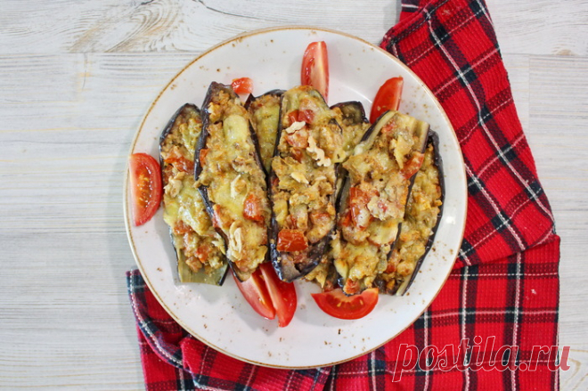 Запеченные баклажаны с сыром и помидорами