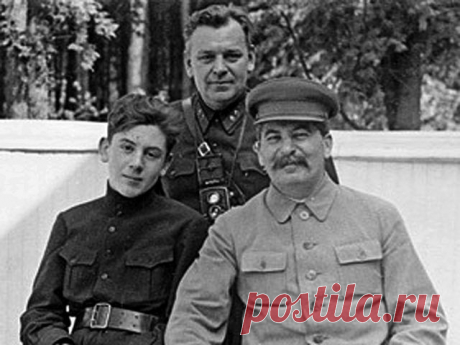 Личный фотограф Сталина. часть 2 / Назад в СССР / Back in USSR