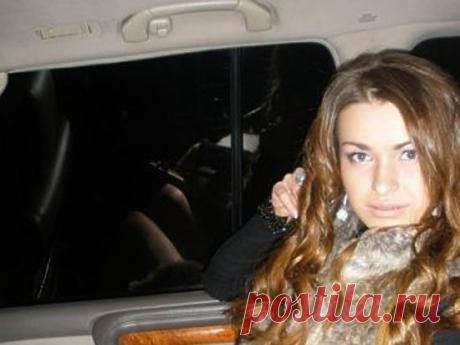 Бесследно исчезла Анна Дурицкая, спутница Бориса Немцова